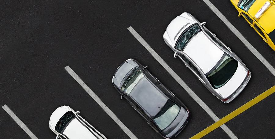 Vivendo em Condomínio - Caso 04 - Infração a norma condominial – estacionamento de carro de visitante por tempo superior ao permitido por Regulamento Interno.